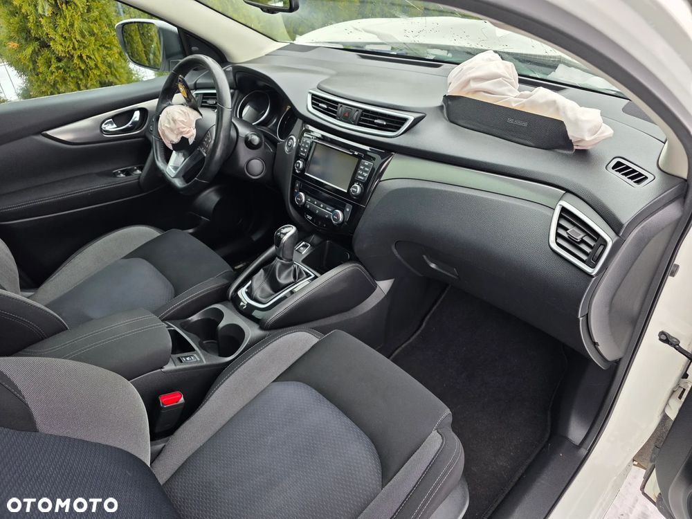 Nissan Qashqai 1.6 DCi Xtronic TEKNA - 6