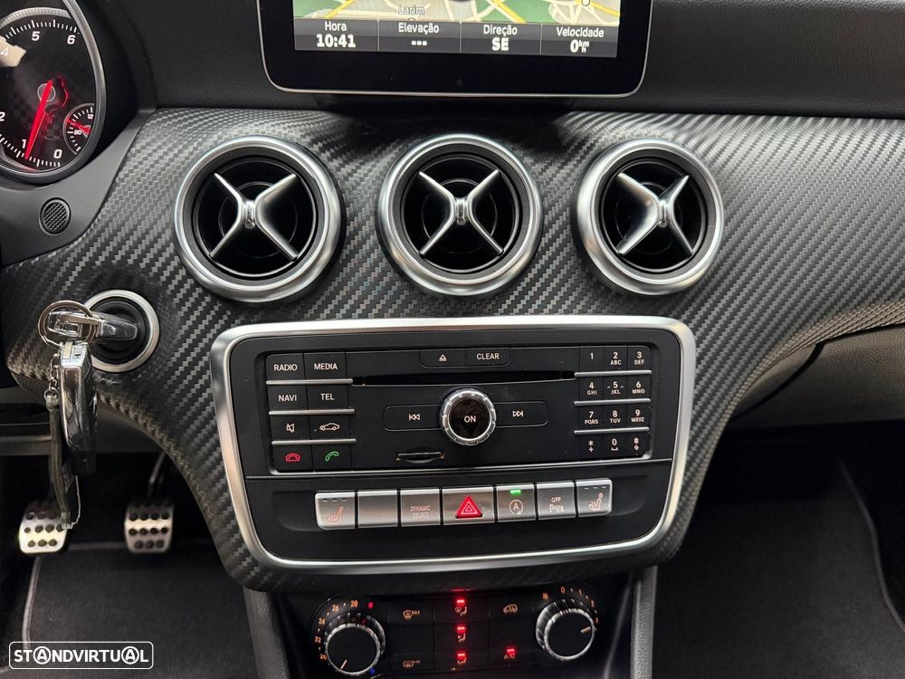 Mercedes-Benz A 180 AMG Line - 27