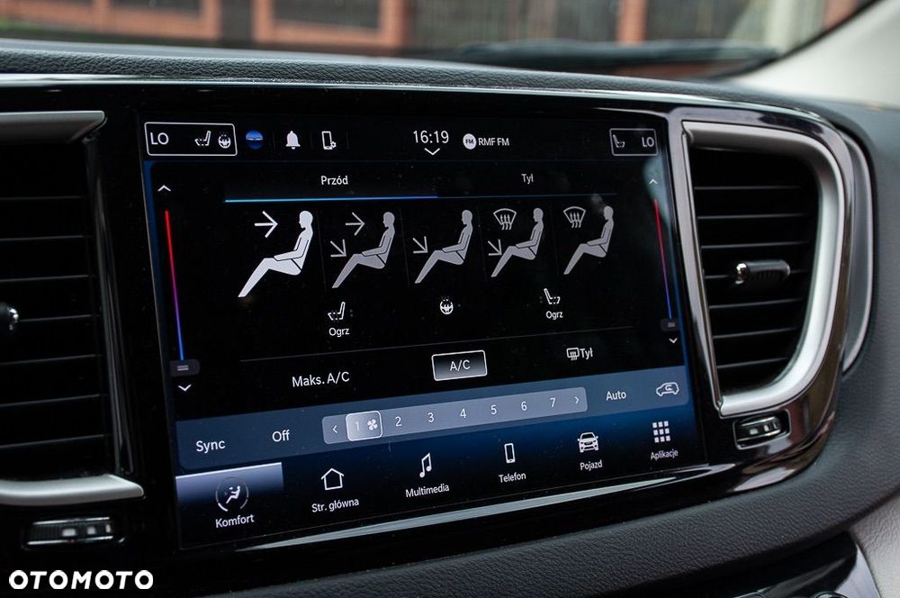 Chrysler Pacifica - 28