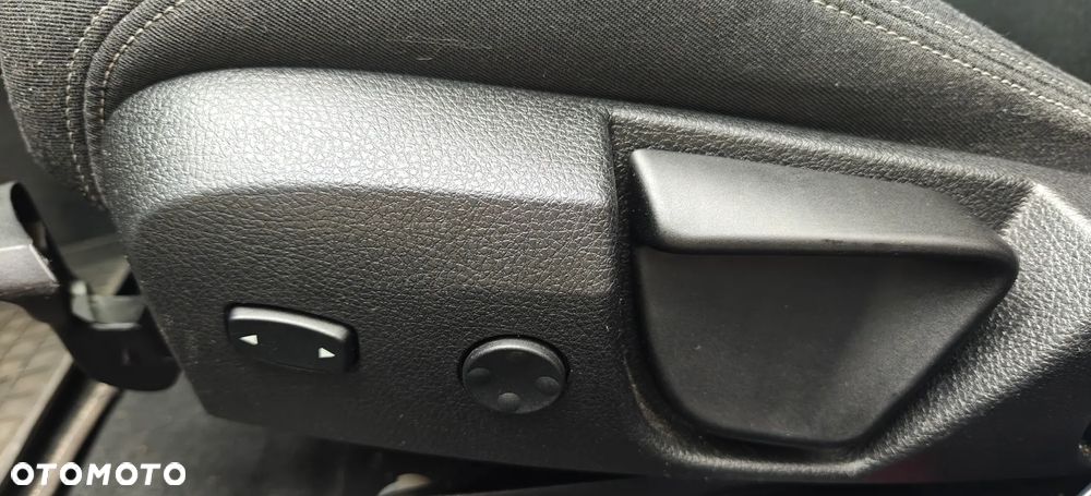 BMW Seria 3 325d Touring Sport Line - 6