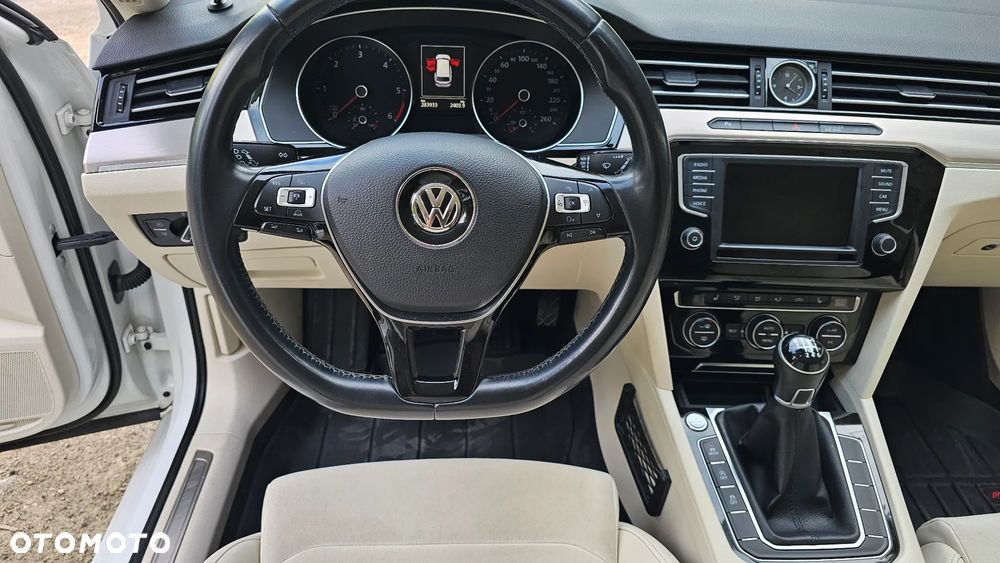 Volkswagen Passat 2.0 TDI BMT Highline - 16