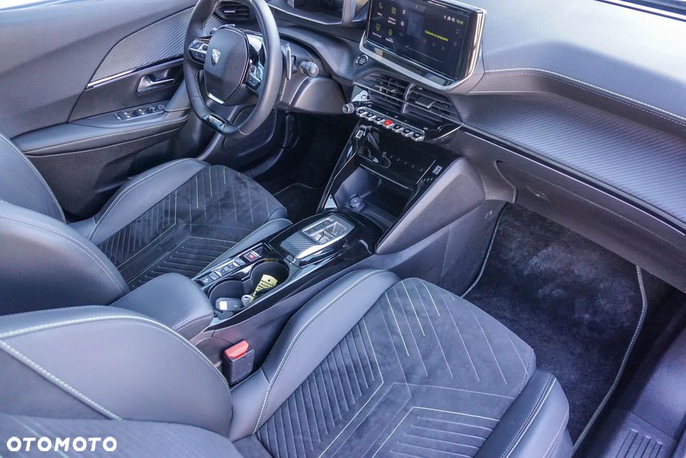 Peugeot 2008 Hybrid 136 e-DSC GT - 37