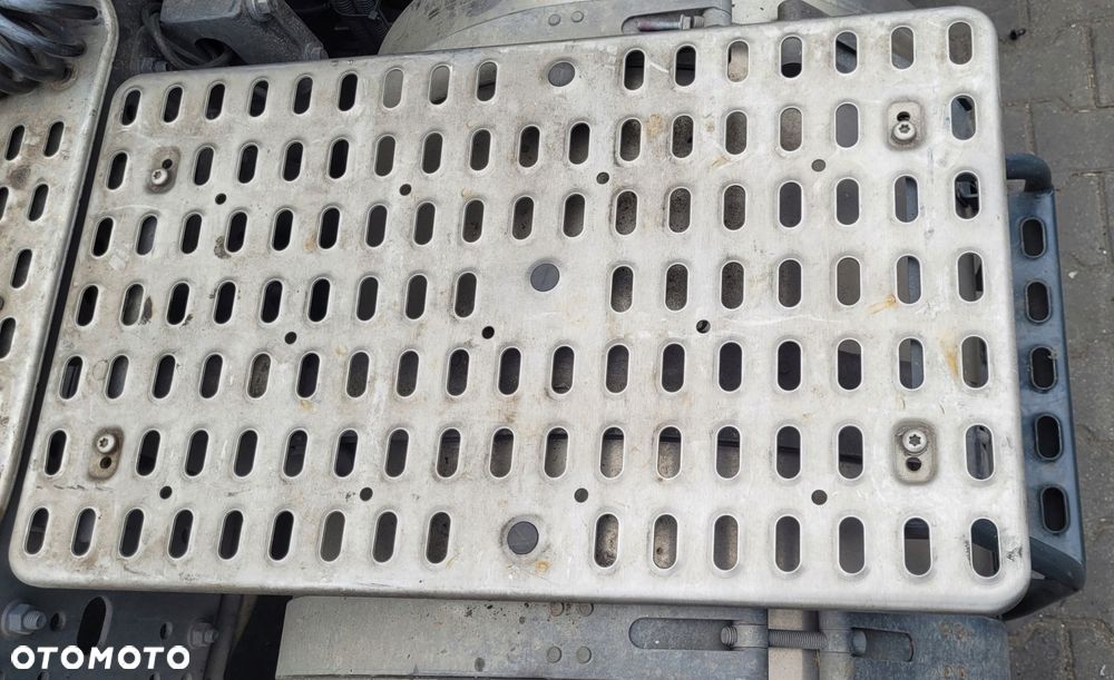 KRATKA ALUMINIOWA / PODEST / BLACHA NA ZBIORNIK / IVECO S WAY LNG - 2