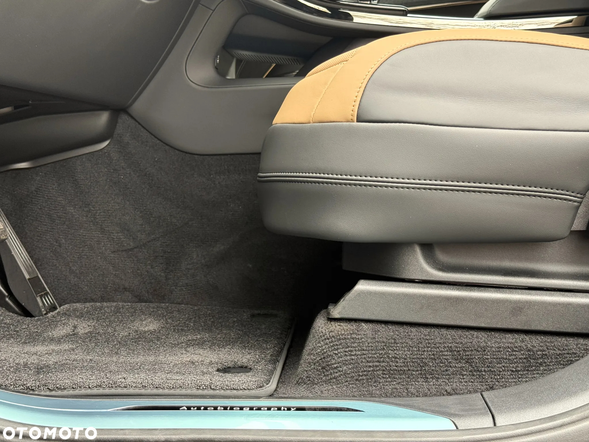 Land Rover Range Rover Sport D350 Autobiography - 17