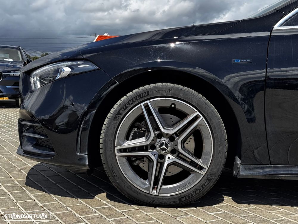 Mercedes-Benz A 250 e AMG Line - 4