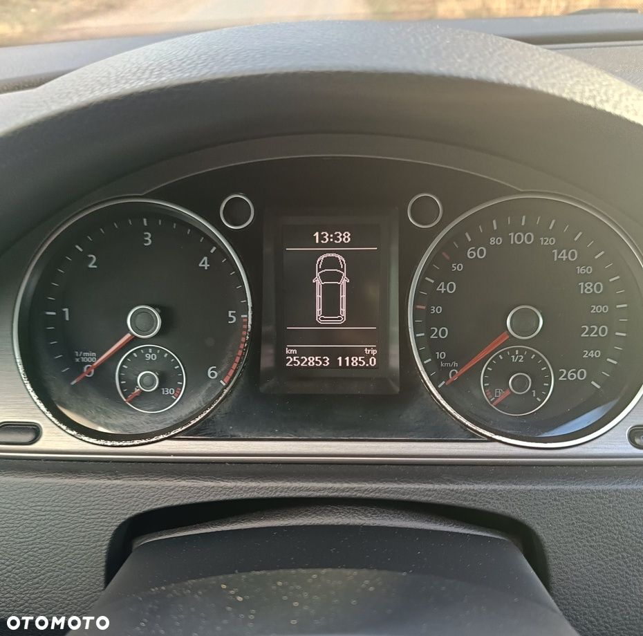 Volkswagen Passat 1.6 TDI BlueMotion Technology Comfortline - 6