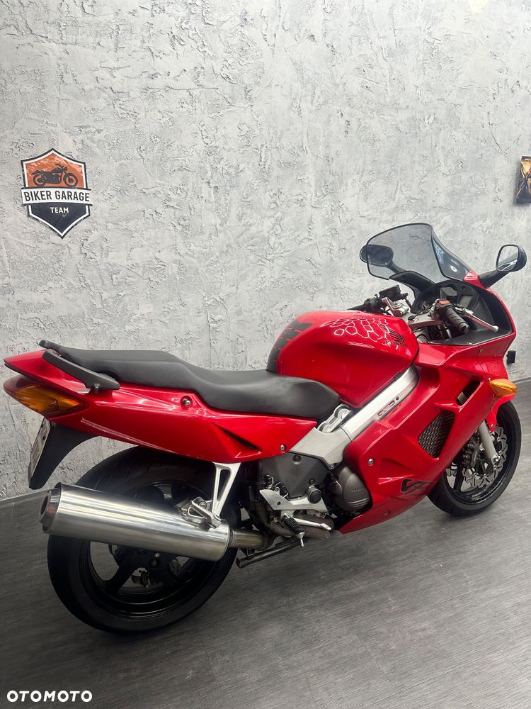 Honda VFR - 3