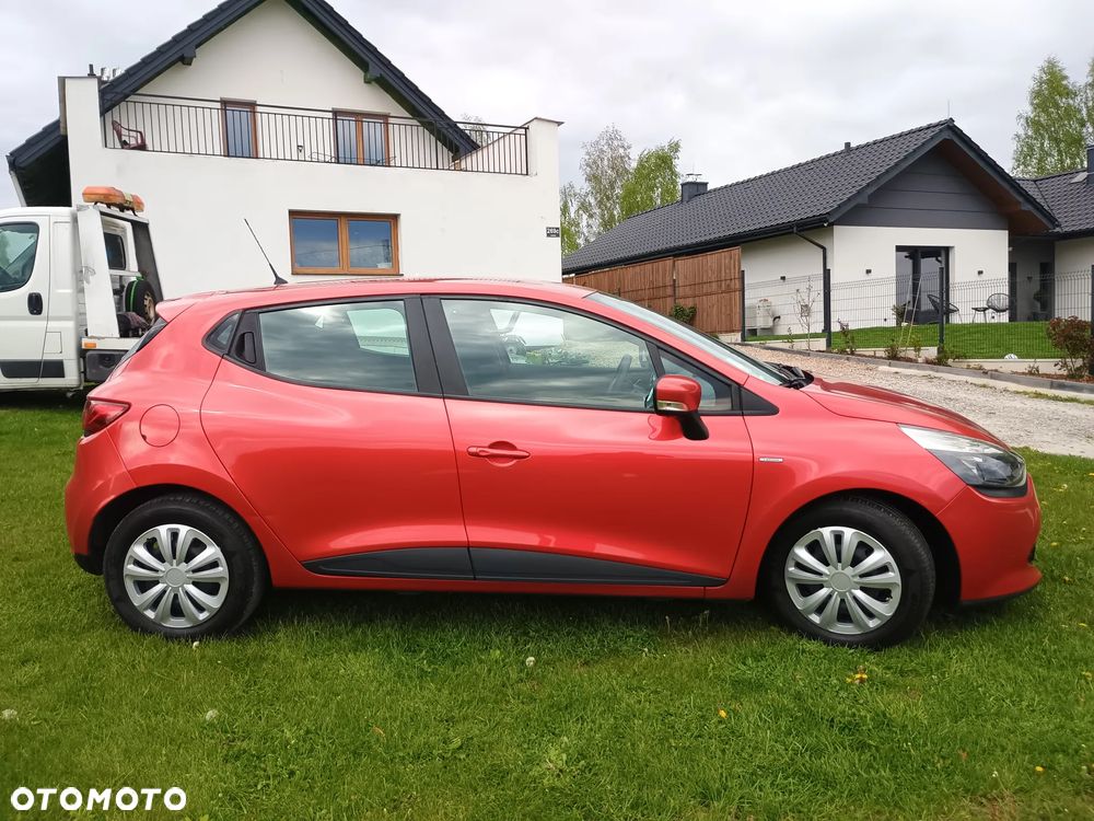 Renault Clio 1.2 16V 75 LIMITED - 23