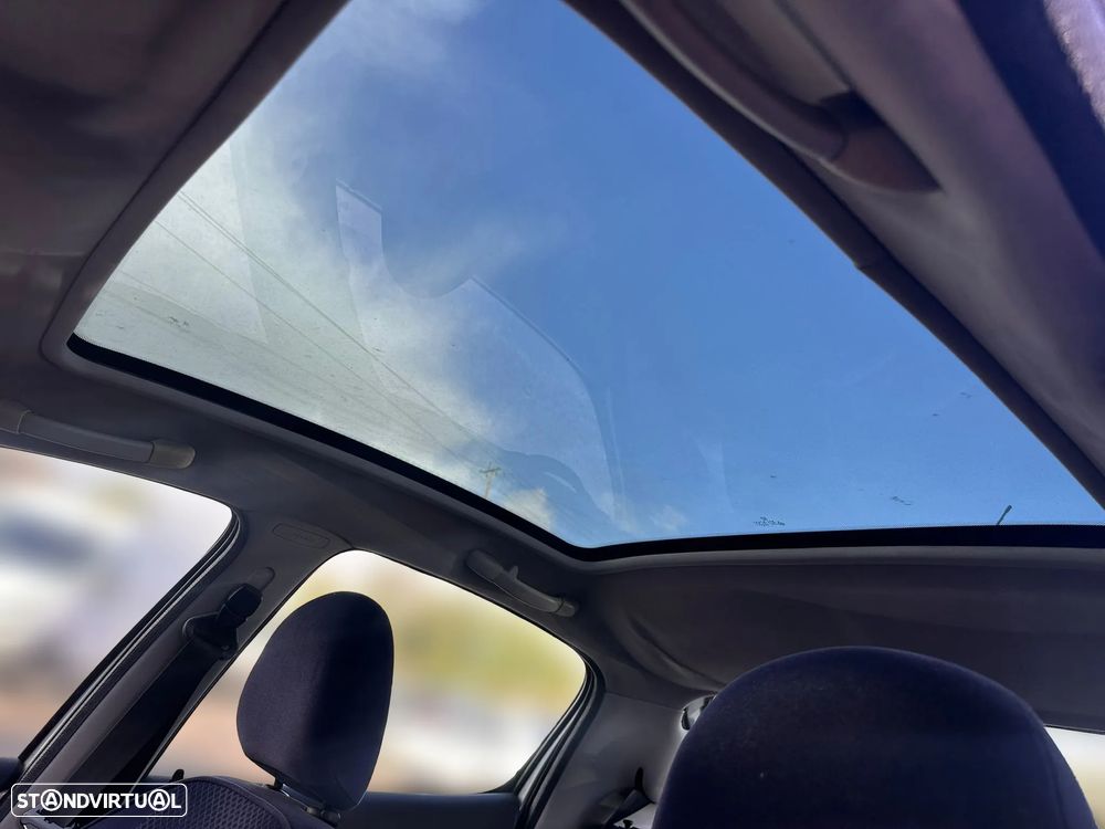 PEUGEOT 206 Hatchback (2AC) 1.4 16V Gasolina 88 cv  65 kW 2003 - 2008 KFU (ET3J4) para peças - 12