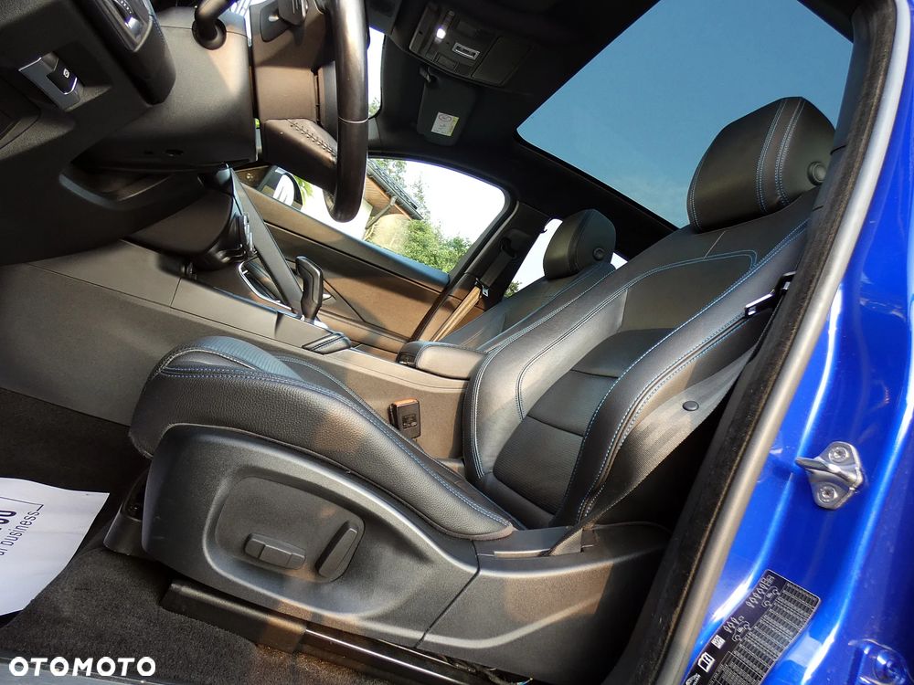 Jaguar E-Pace 2.0 i4P AWD R-Dynamic S - 23