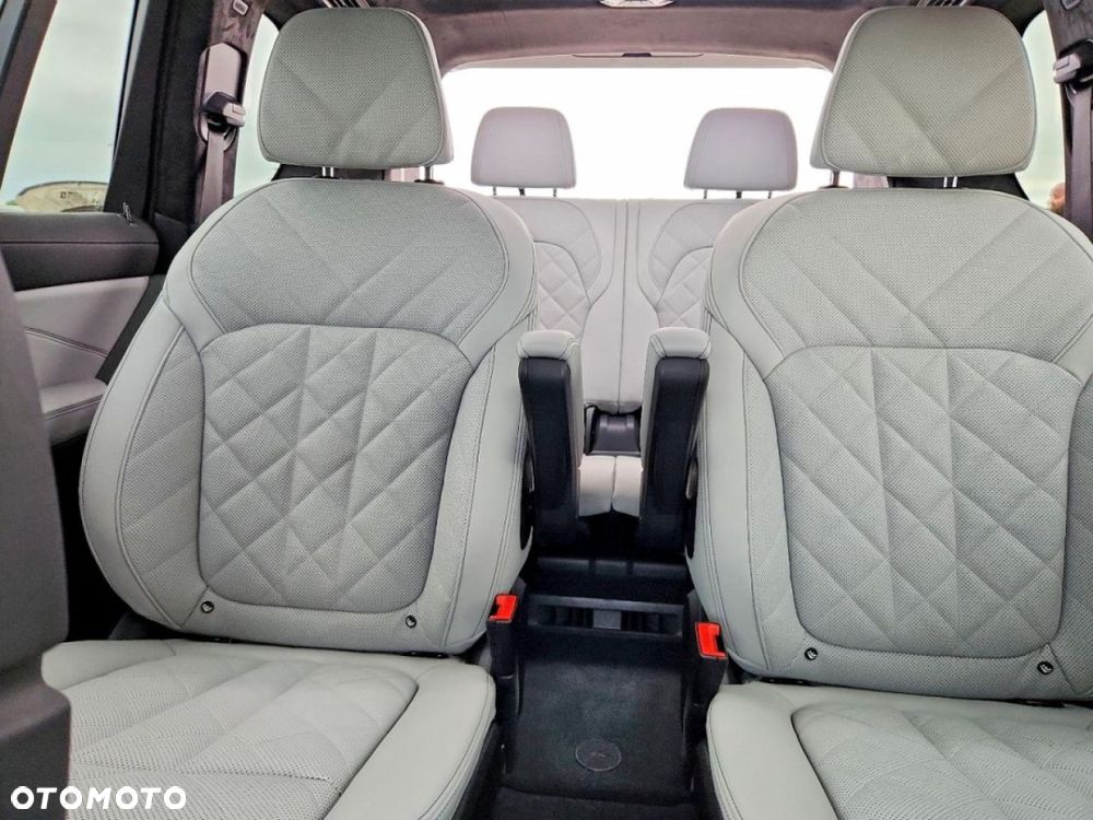 BMW X7 - 9