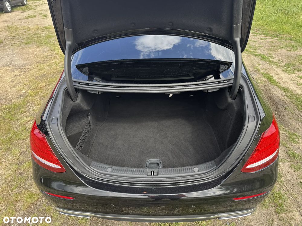 Mercedes-Benz Klasa E 220 d 4-Matic Business Edition 9G-TRONIC - 9