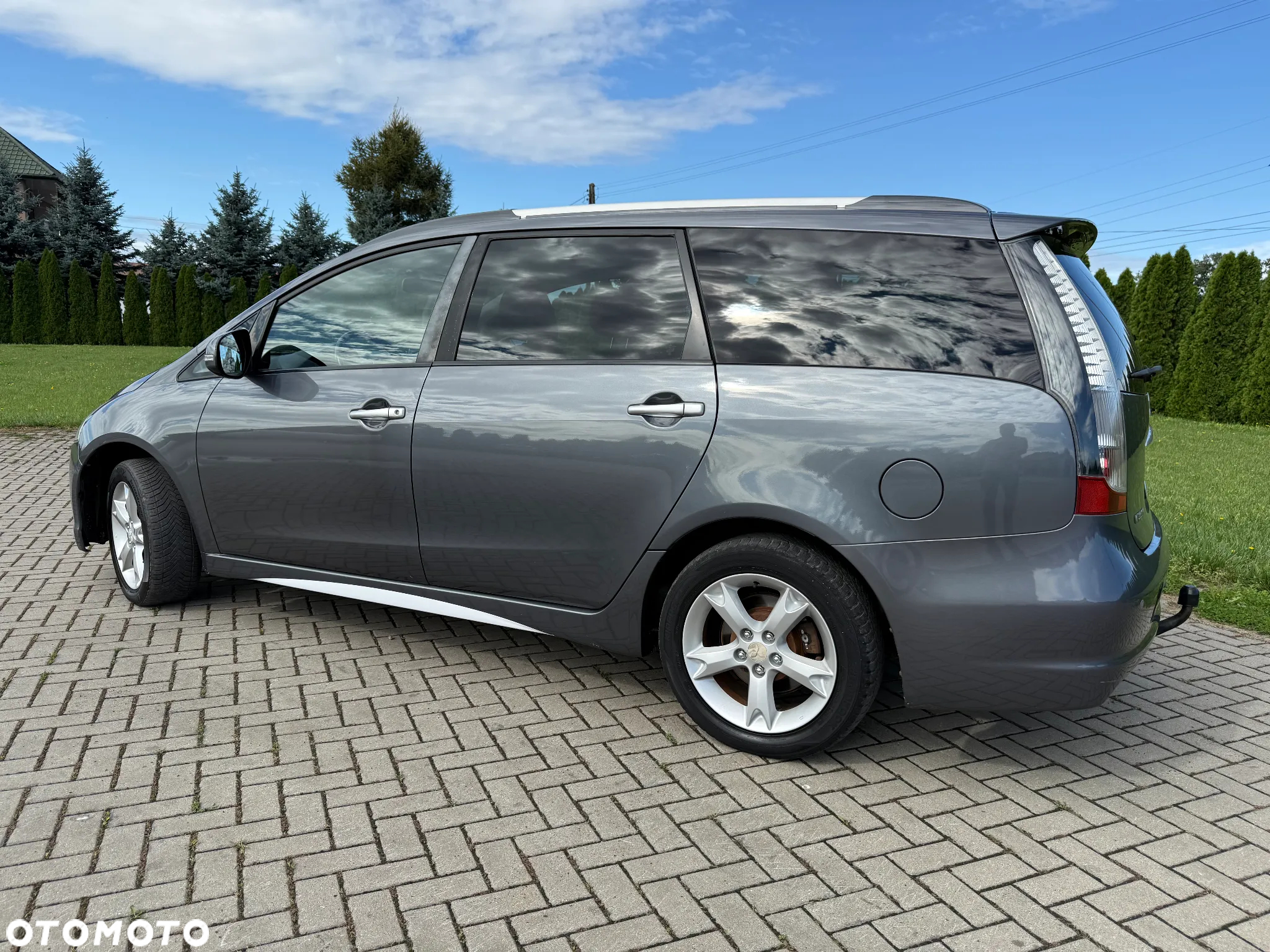 Mitsubishi Grandis - 14