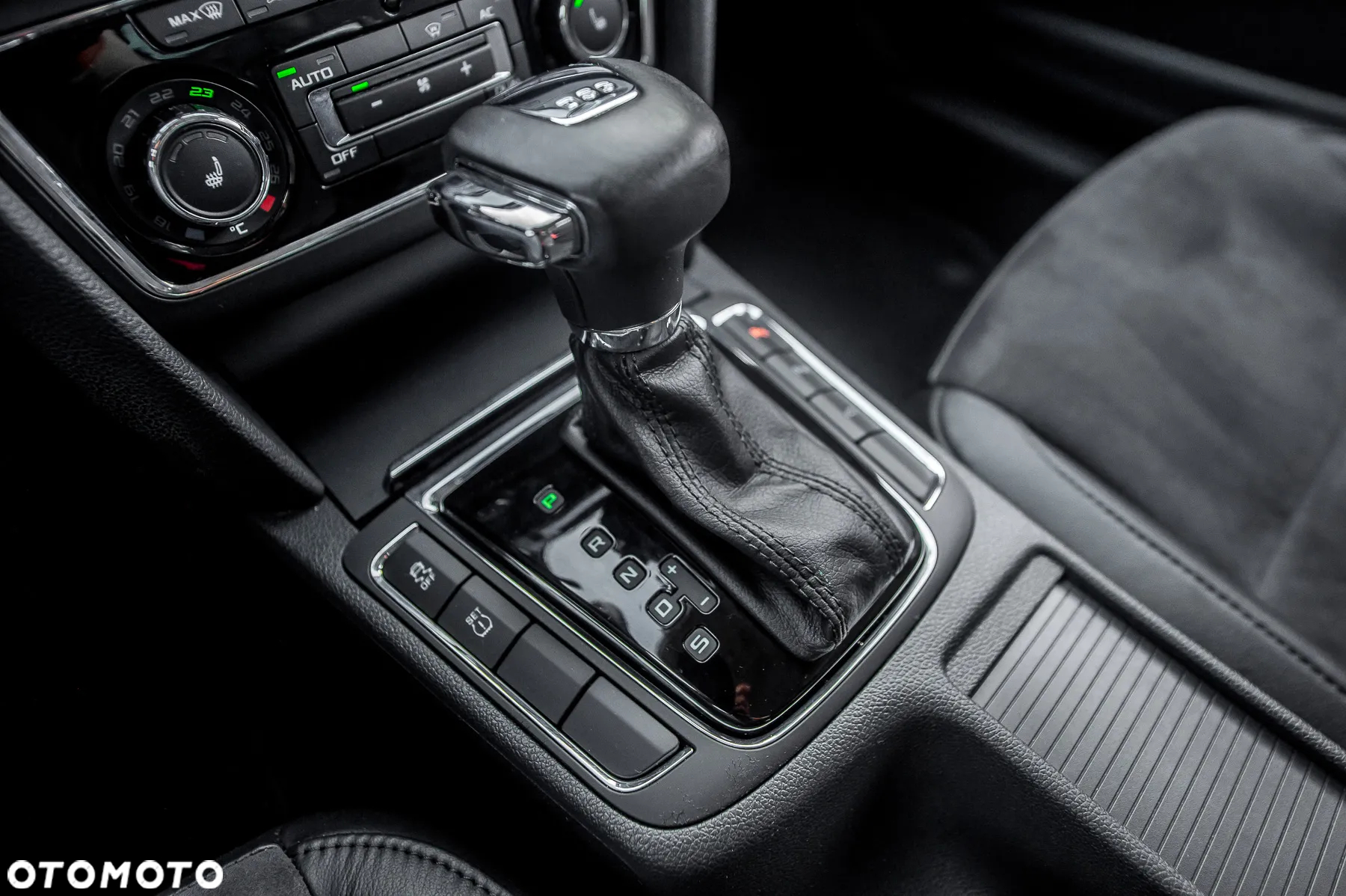 Skoda Superb Combi 2.0 TSI DSG Exclusive - 35