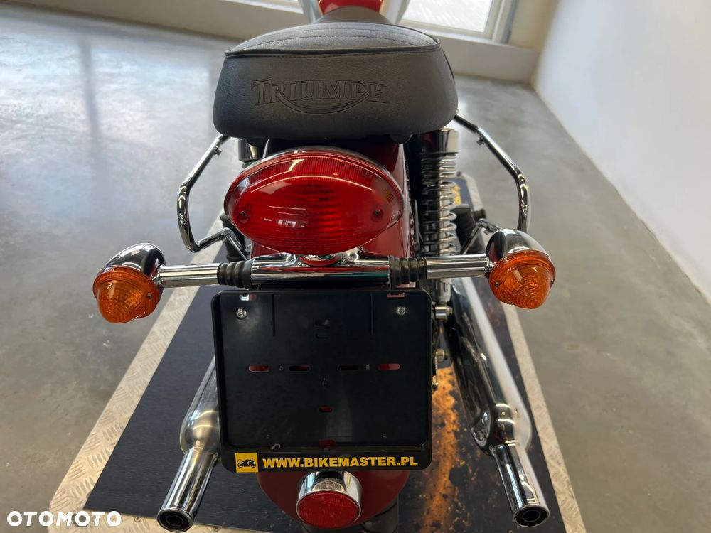 Triumph Bonneville - 15