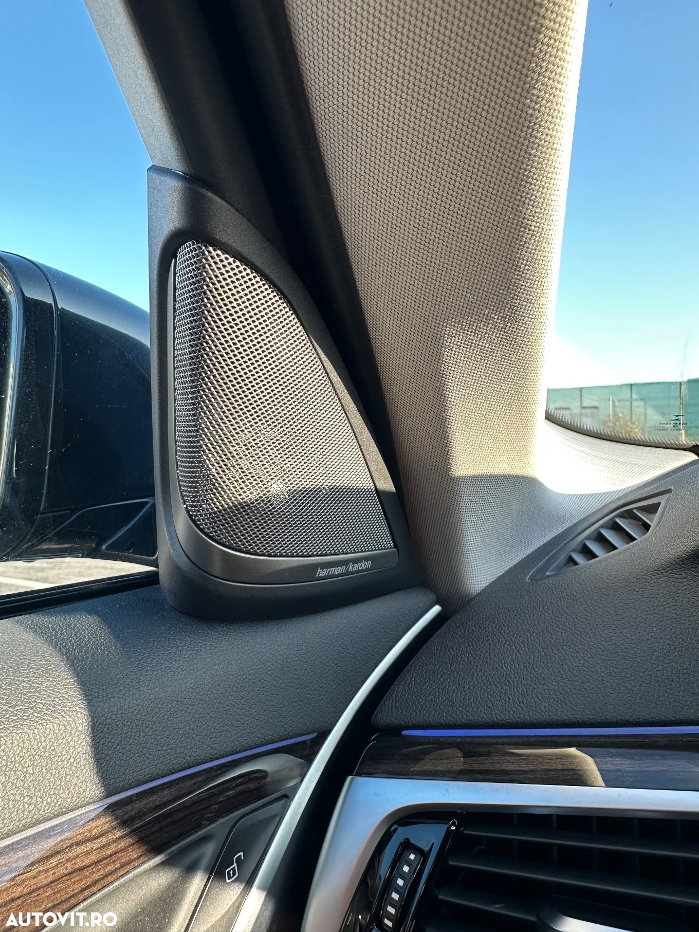 BMW Seria 5 520i Aut. Sport Line - 27