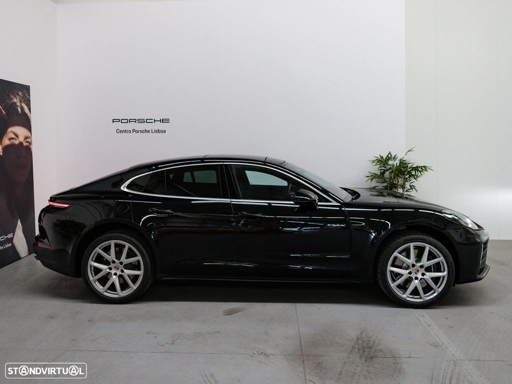 Porsche Panamera 4 E-Hybrid - 4