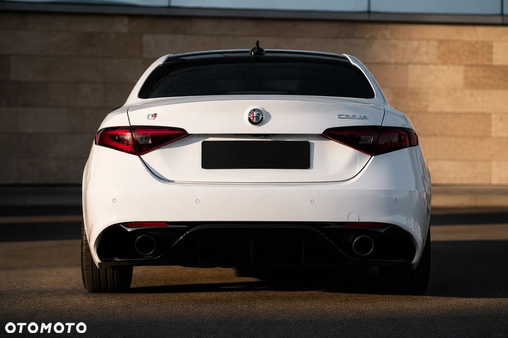 Alfa Romeo Giulia 2.0 Turbo 16V AT8-Q4 Ti - 7