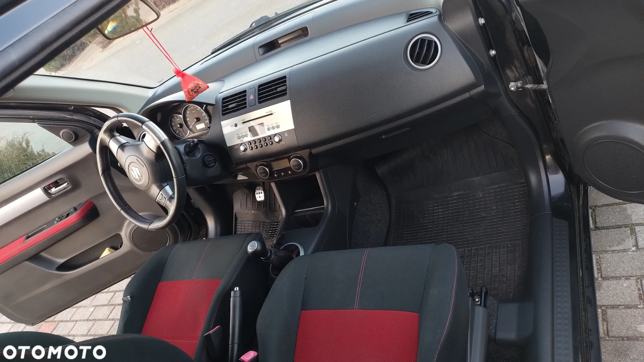 Suzuki Swift 1.6 Sport - 19