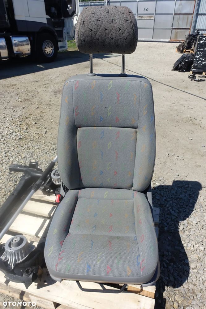 FOTEL LEWY KIEROWCY VW T5 - 1