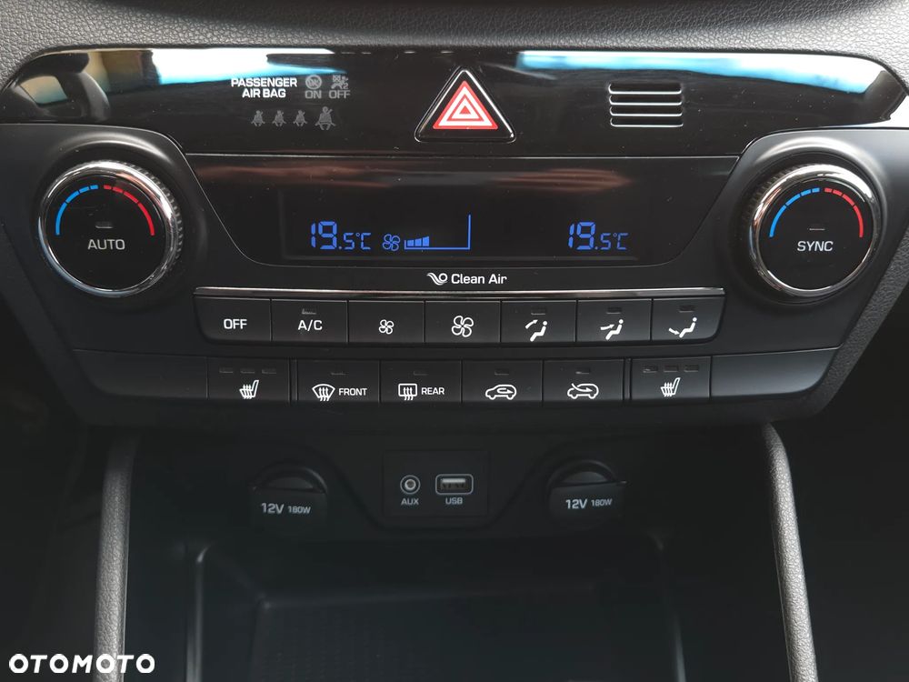 Hyundai Tucson 2.0 CRDI BlueDrive Style 2WD - 22