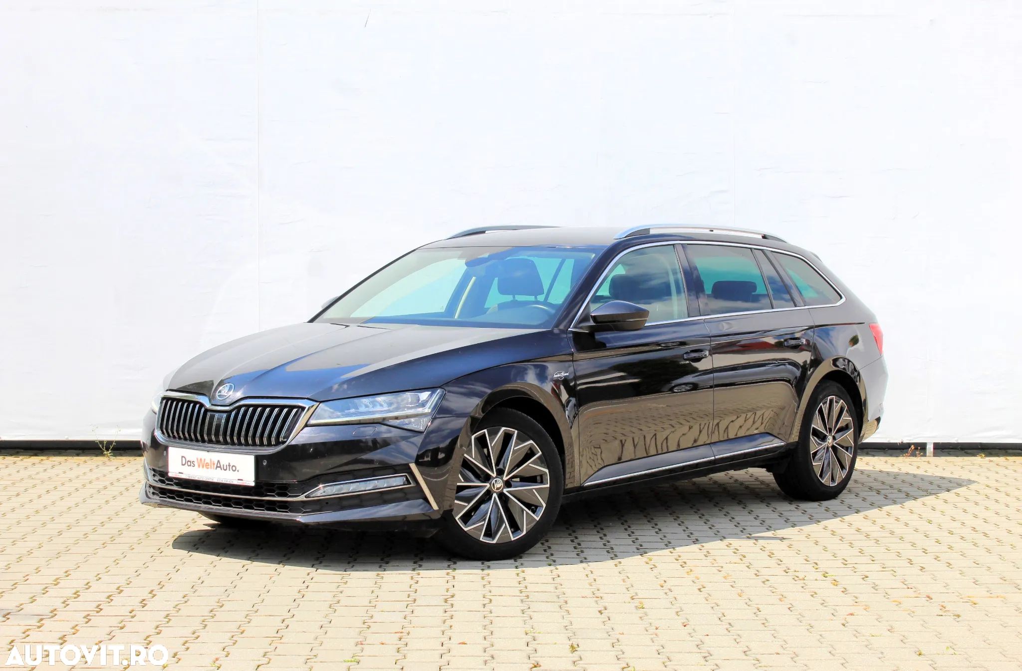 Skoda Superb Combi 2.0 TDI DSG 4X4 Laurin & Klement - 1
