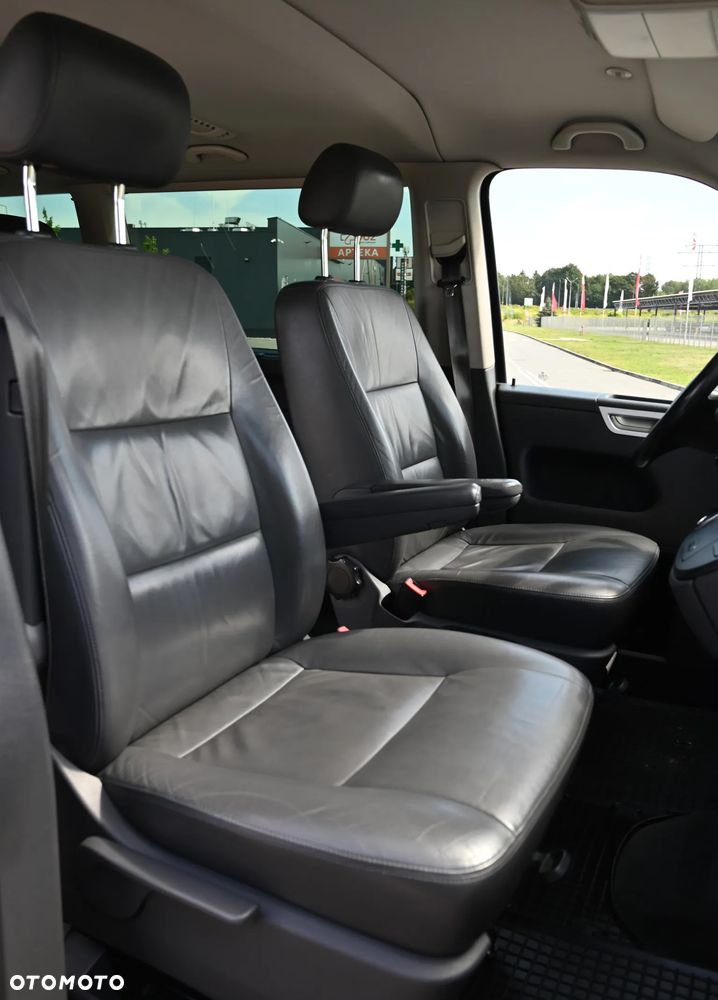 Volkswagen Multivan - 17