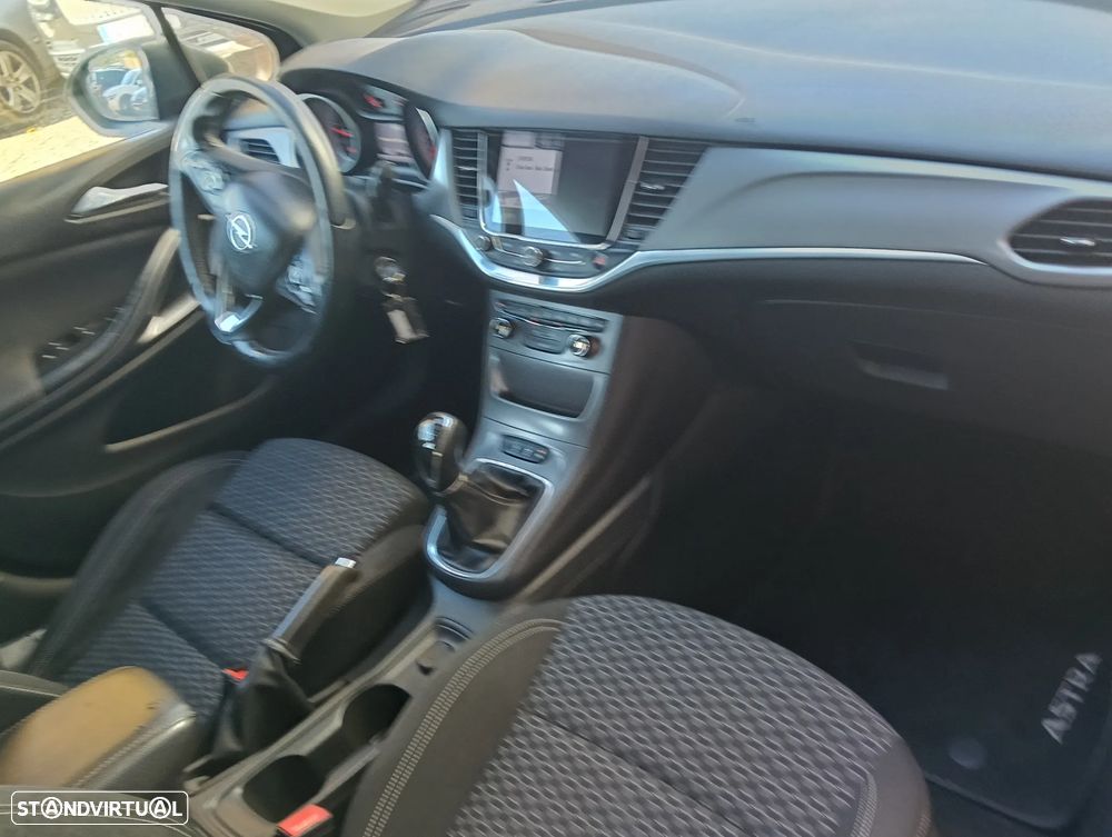 Opel Astra 1.6 CDTI Cosmo S/S J18 - 21
