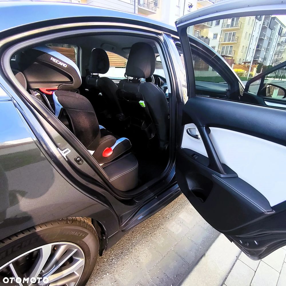 Toyota Avensis - 15