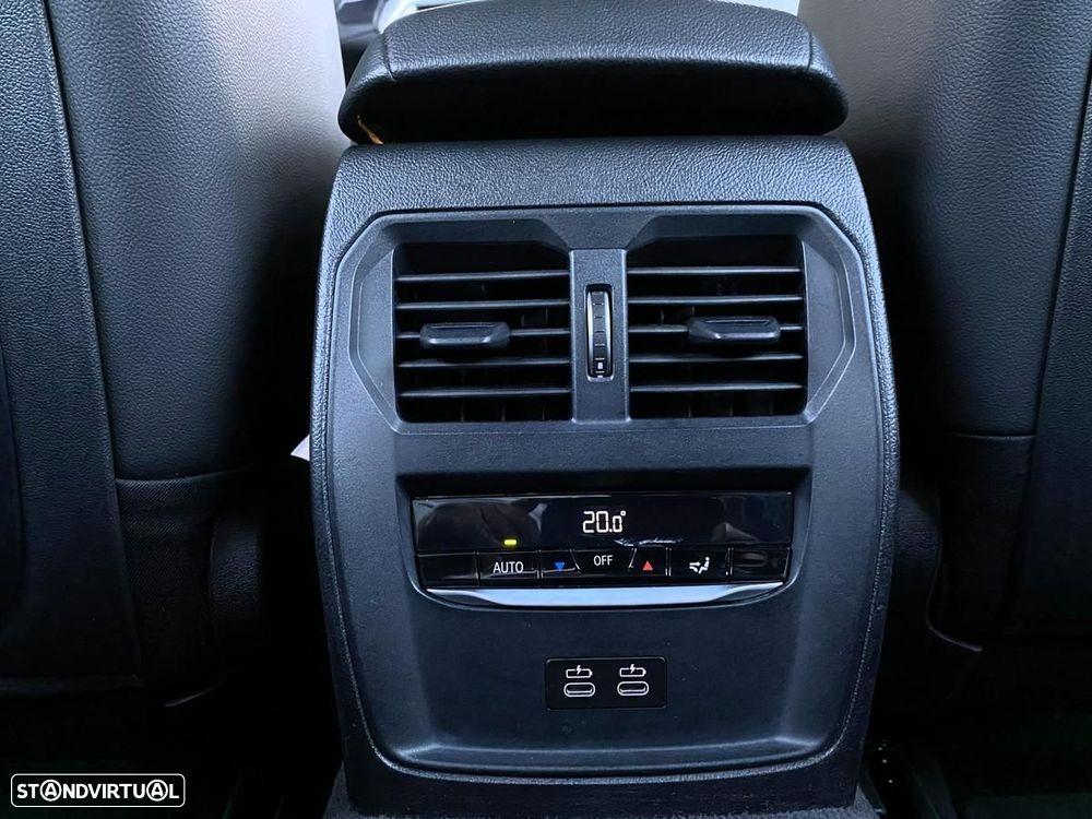 BMW 320 d Pack Desportivo M Auto - 11