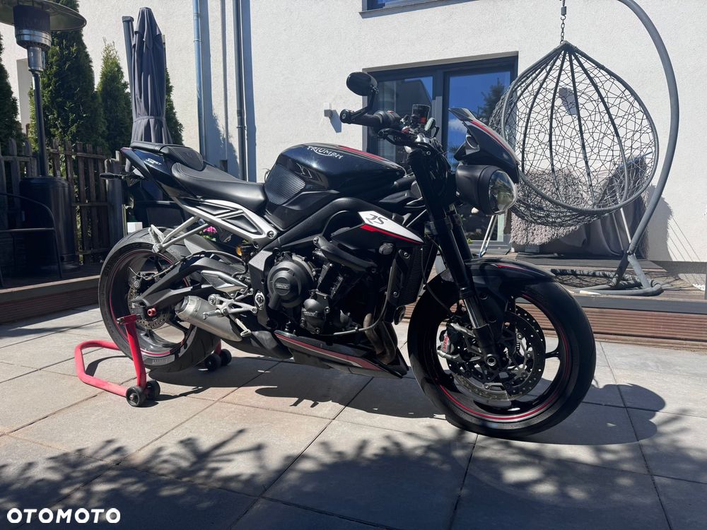 Triumph Street Triple - 9