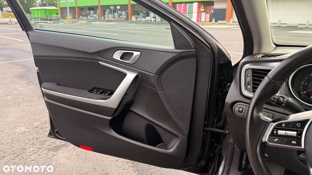 Kia Ceed 1.6 CRDi SCR M - 22
