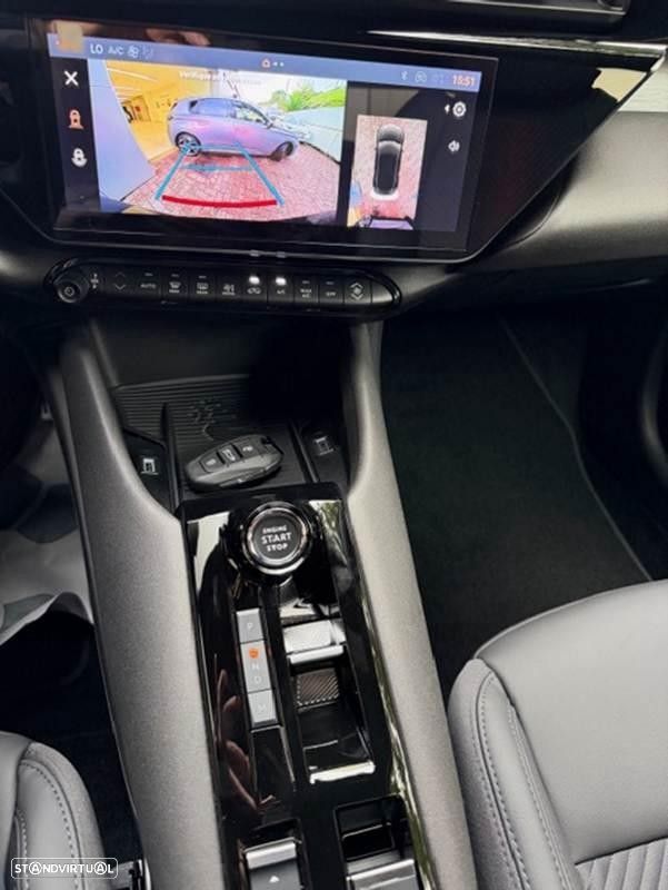 Alfa Romeo Junior 1.2 Q4 eDCT6 - 16