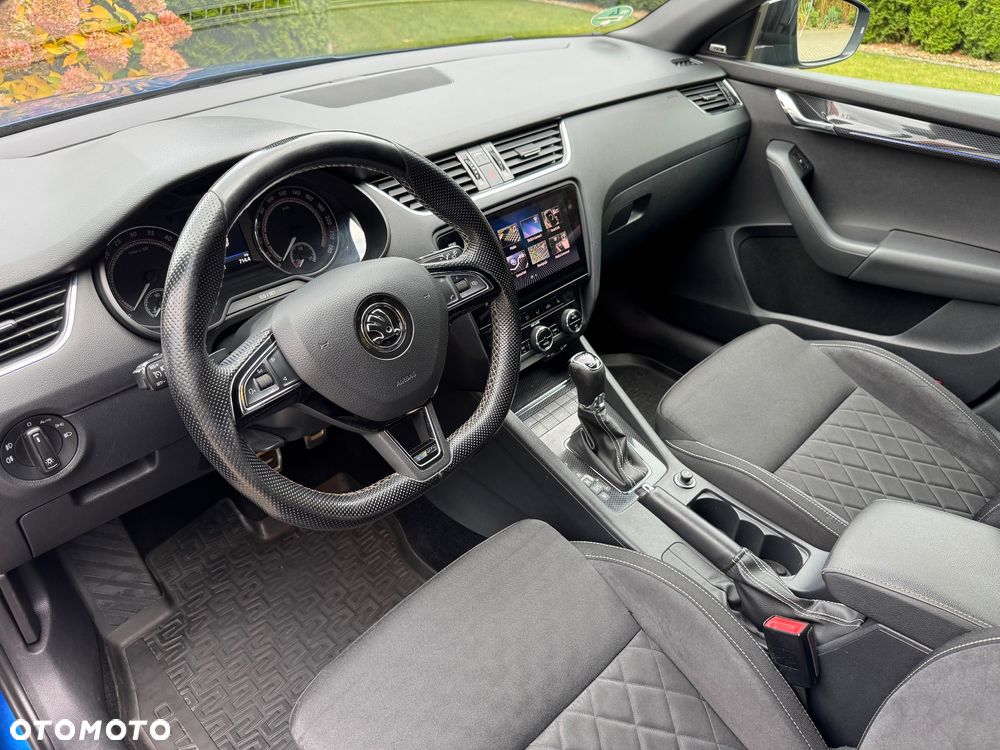 Skoda Octavia 2.0 TDI DSG RS - 28