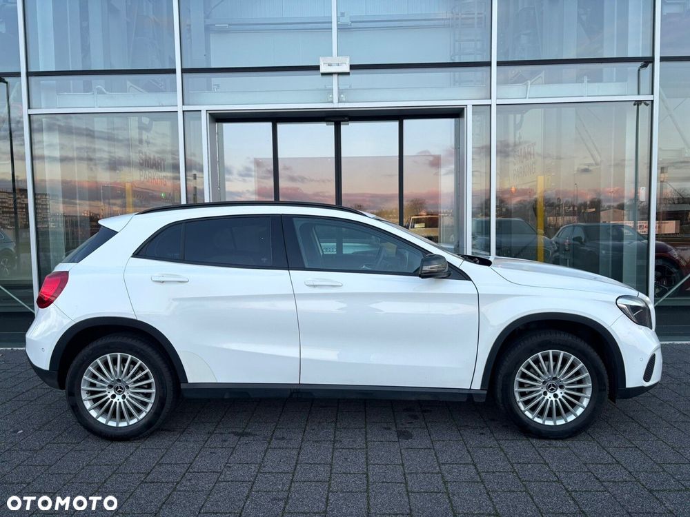 Mercedes-Benz GLA - 5