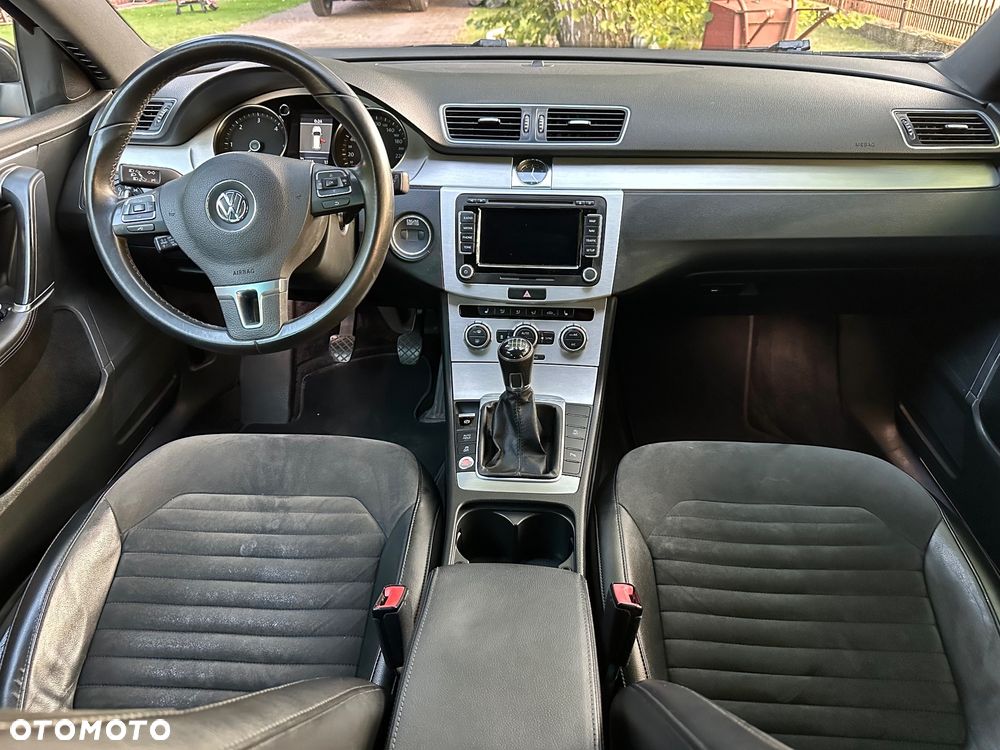 Volkswagen Passat Variant 2.0 TDI BlueMotion Technology Highline - 19