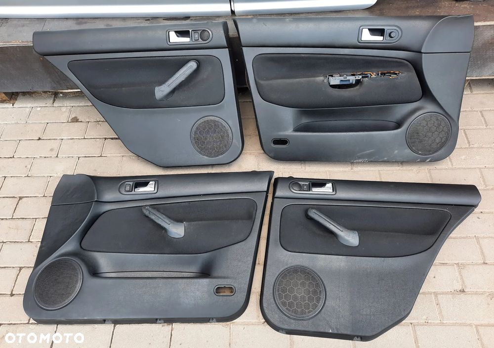 BOCZKI DRZWI TYŁ VW GOLF IV KOMBI - 2