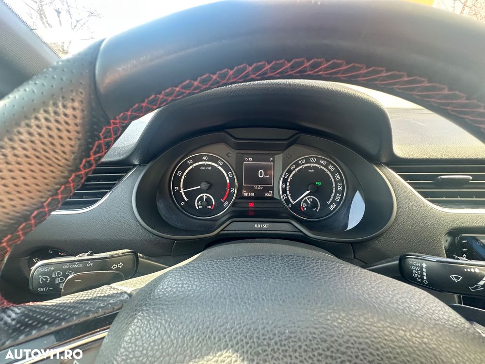 Skoda Octavia 2.0 TSI DSG RS - 12