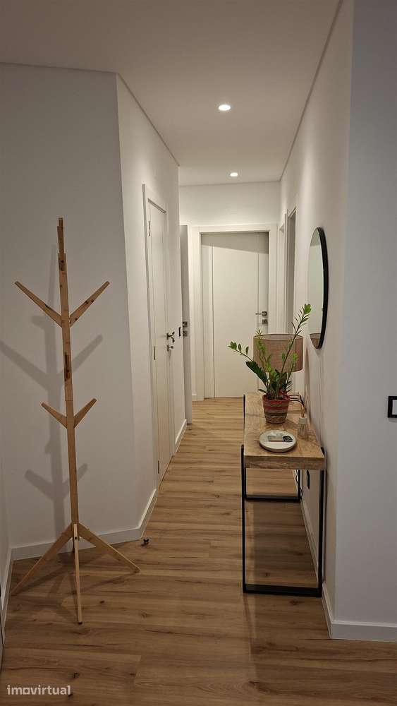 Apartamento T3 com varanda e garagem em Faro - Grande imagem: 4/16