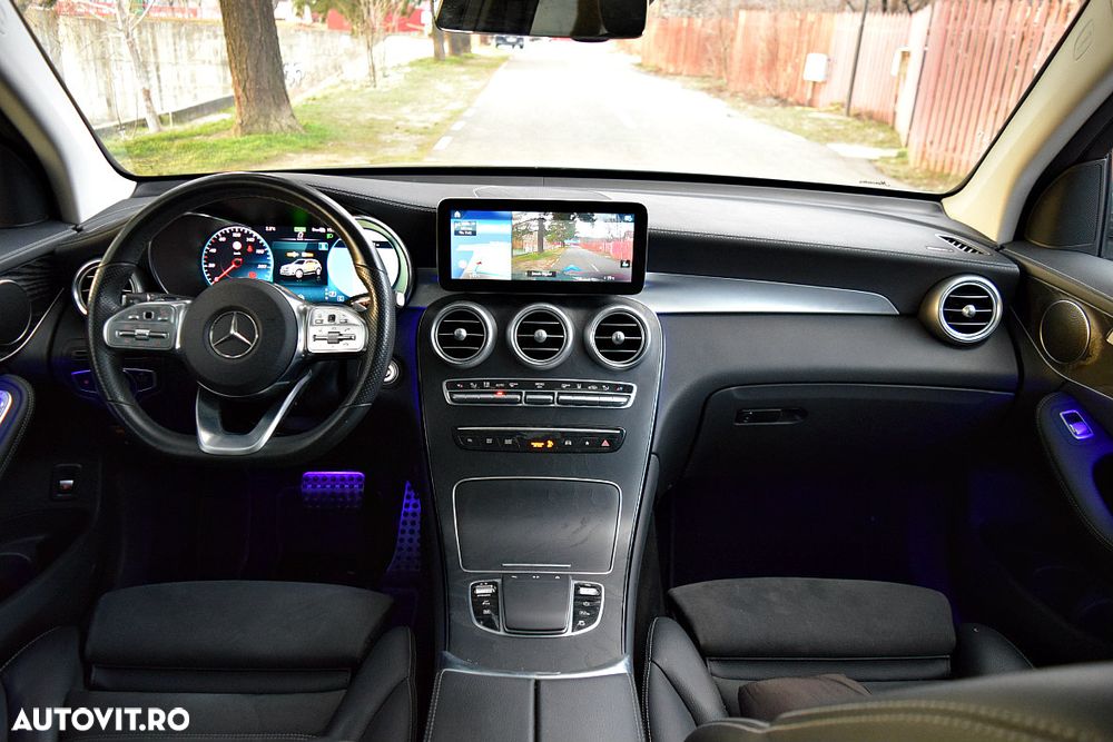 Mercedes-Benz GLC 300 e 4Matic 9G-TRONIC AMG Line Plus - 36
