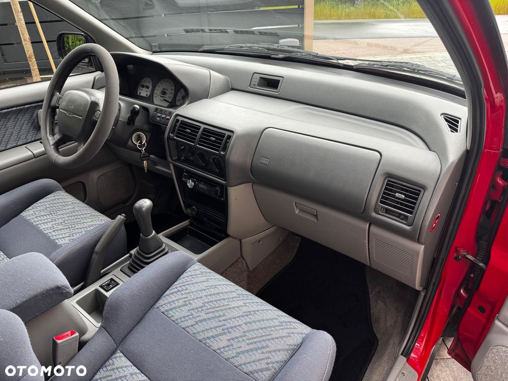 Mitsubishi Space Runner 1800 Cool - 7
