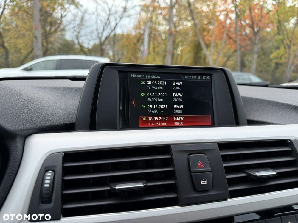 BMW Seria 3 318i GPF - 12