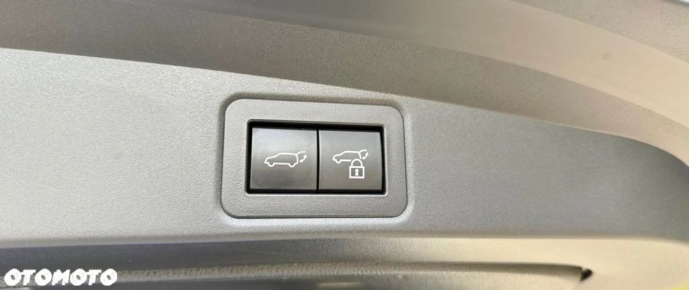 Toyota Corolla 2.0 Hybrid GR Sport Dynamic - 33