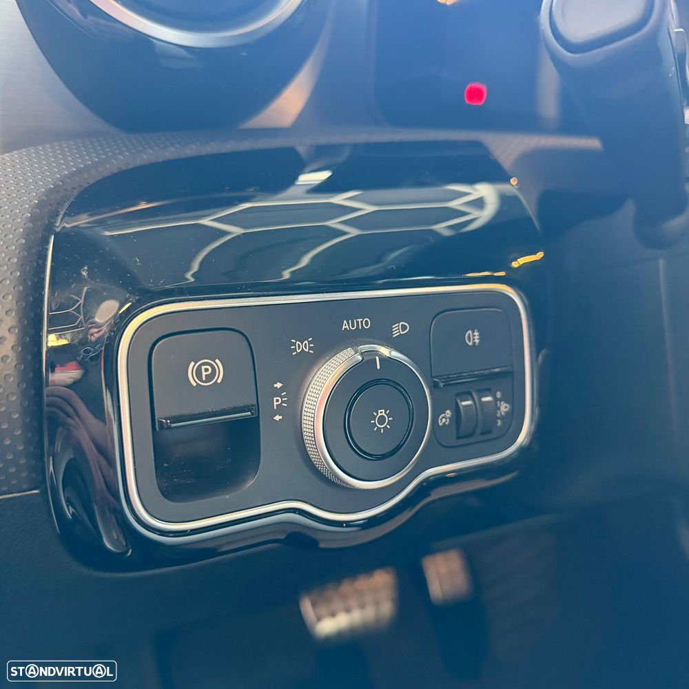 Mercedes-Benz A 180 d 7G-DCT AMG Line - 13