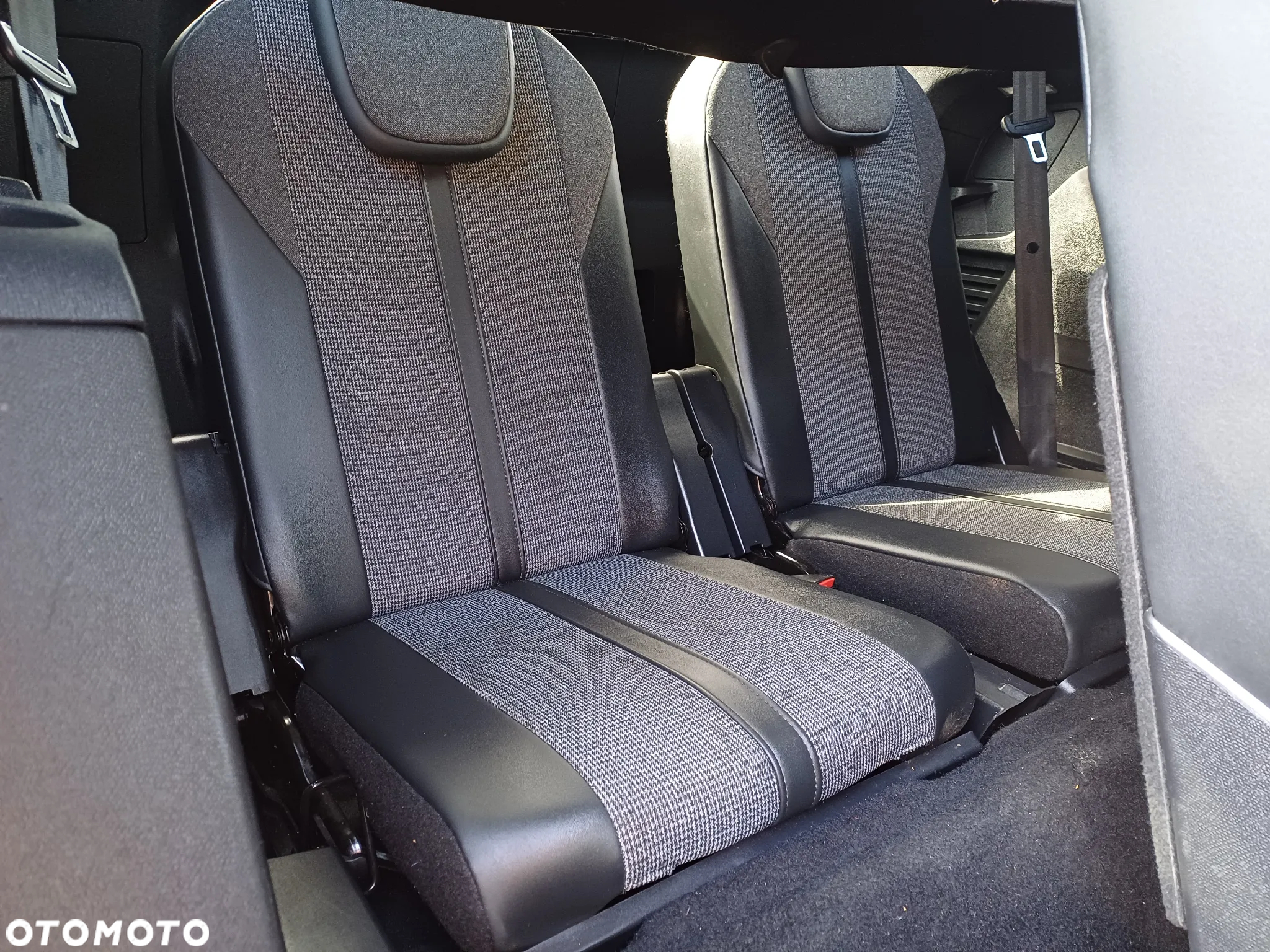 Peugeot 5008 1.2 PureTech Allure S&S - 10