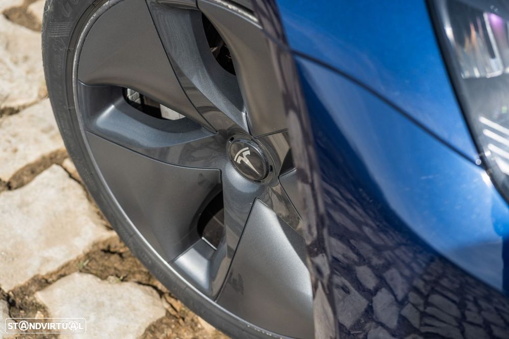 Tesla Model 3 Standard Range Plus RWD - 3
