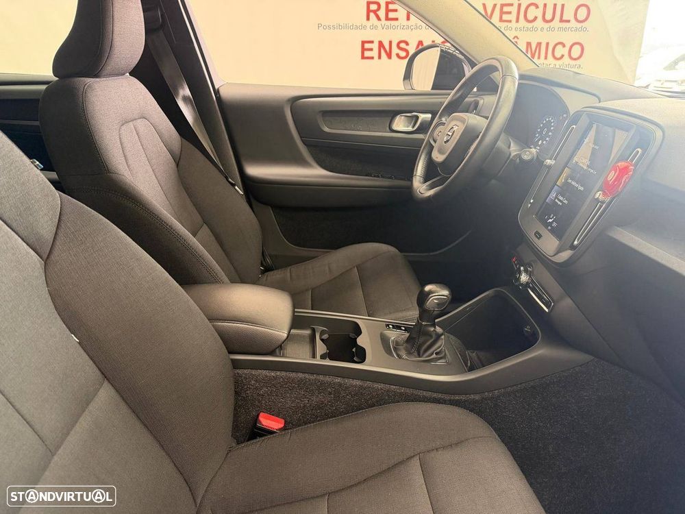 Volvo XC 40 2.0 D3 - 13