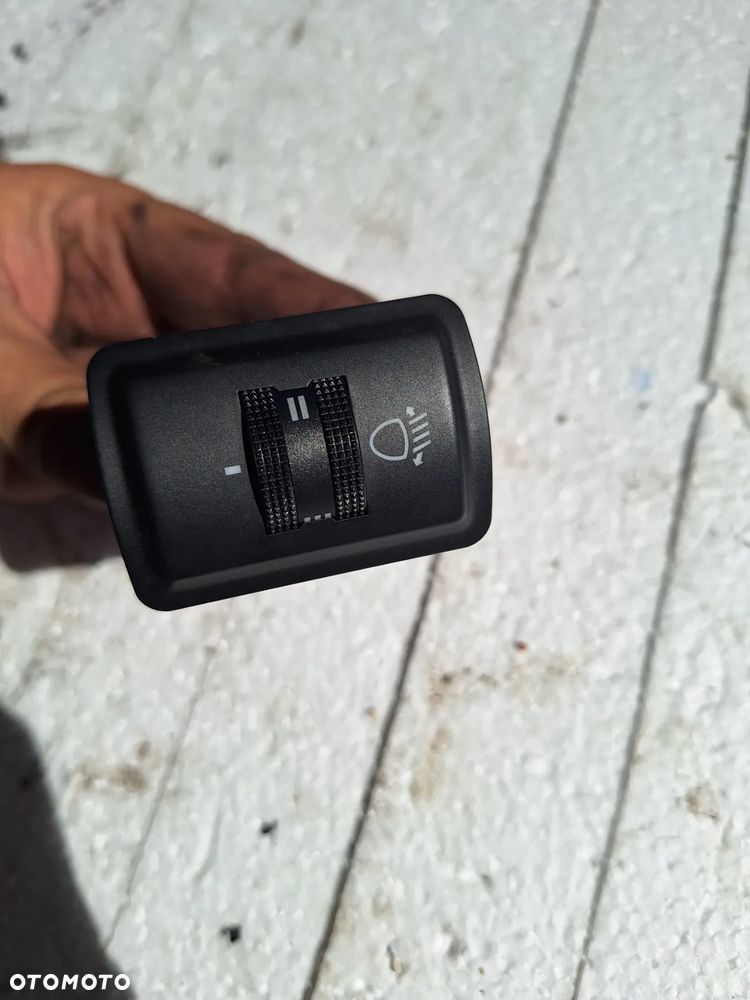 przełącznik regulacji oświetlenia A4 B5 8D0941301C   (82/21) - 1