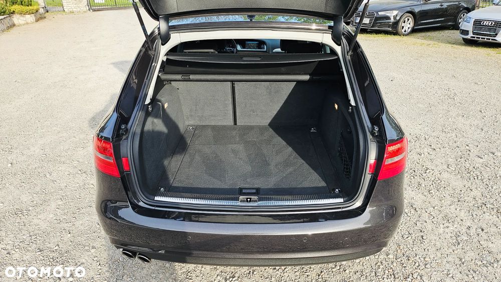 Audi A4 Avant 2.0 TDI Quattro - 32