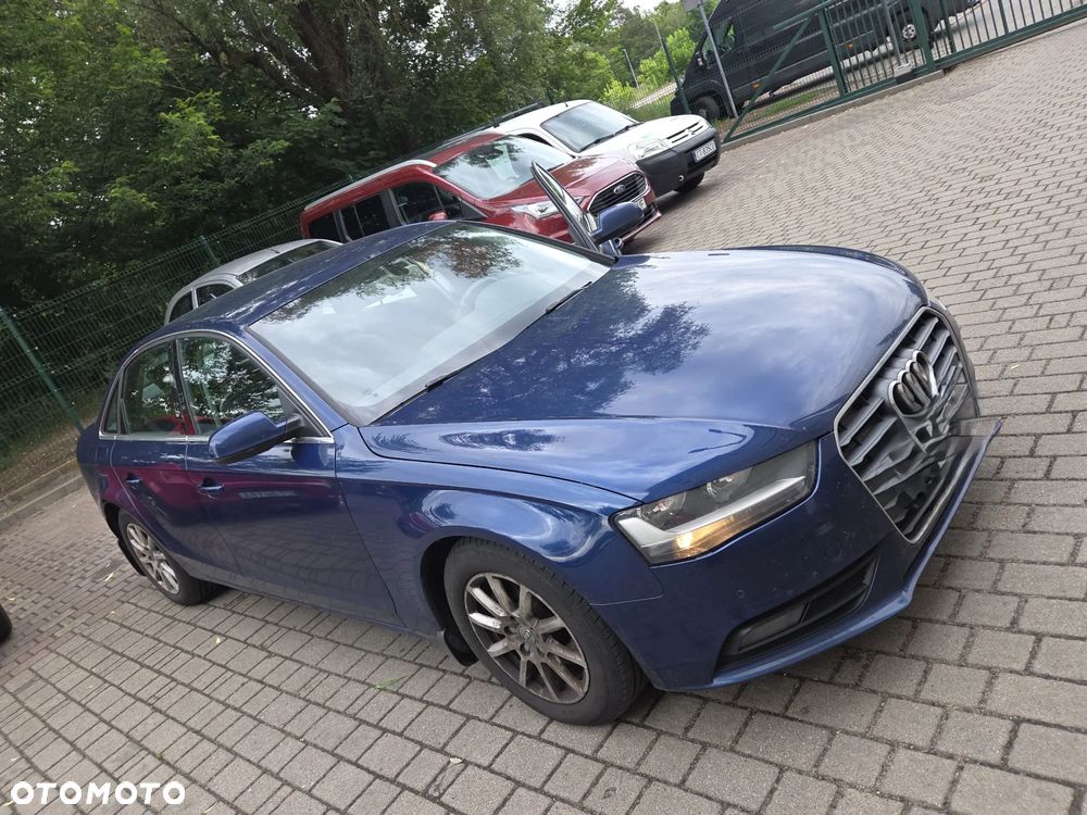 Audi A4 Limousine - 4